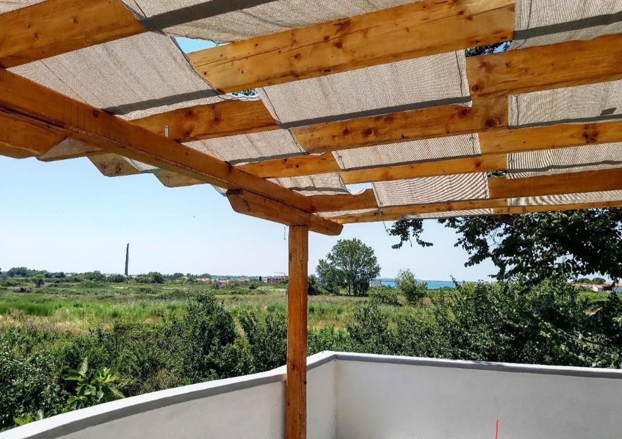 Apartmani Mersol Nin Esterno foto