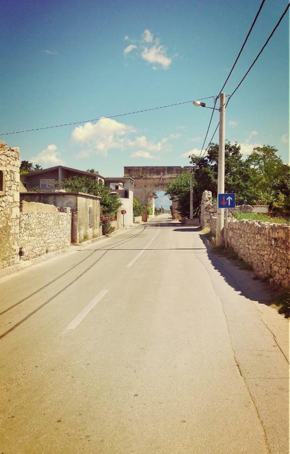 Apartmani Mersol Nin Esterno foto