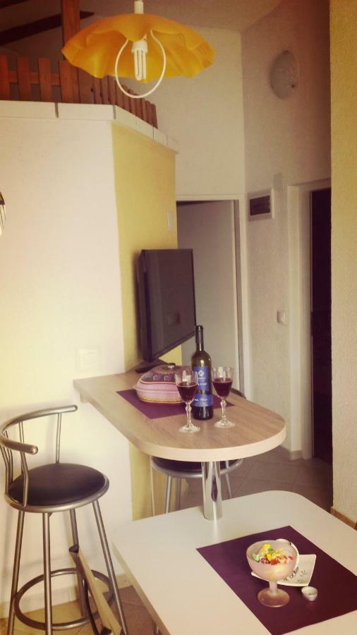 Apartmani Mersol Nin Esterno foto
