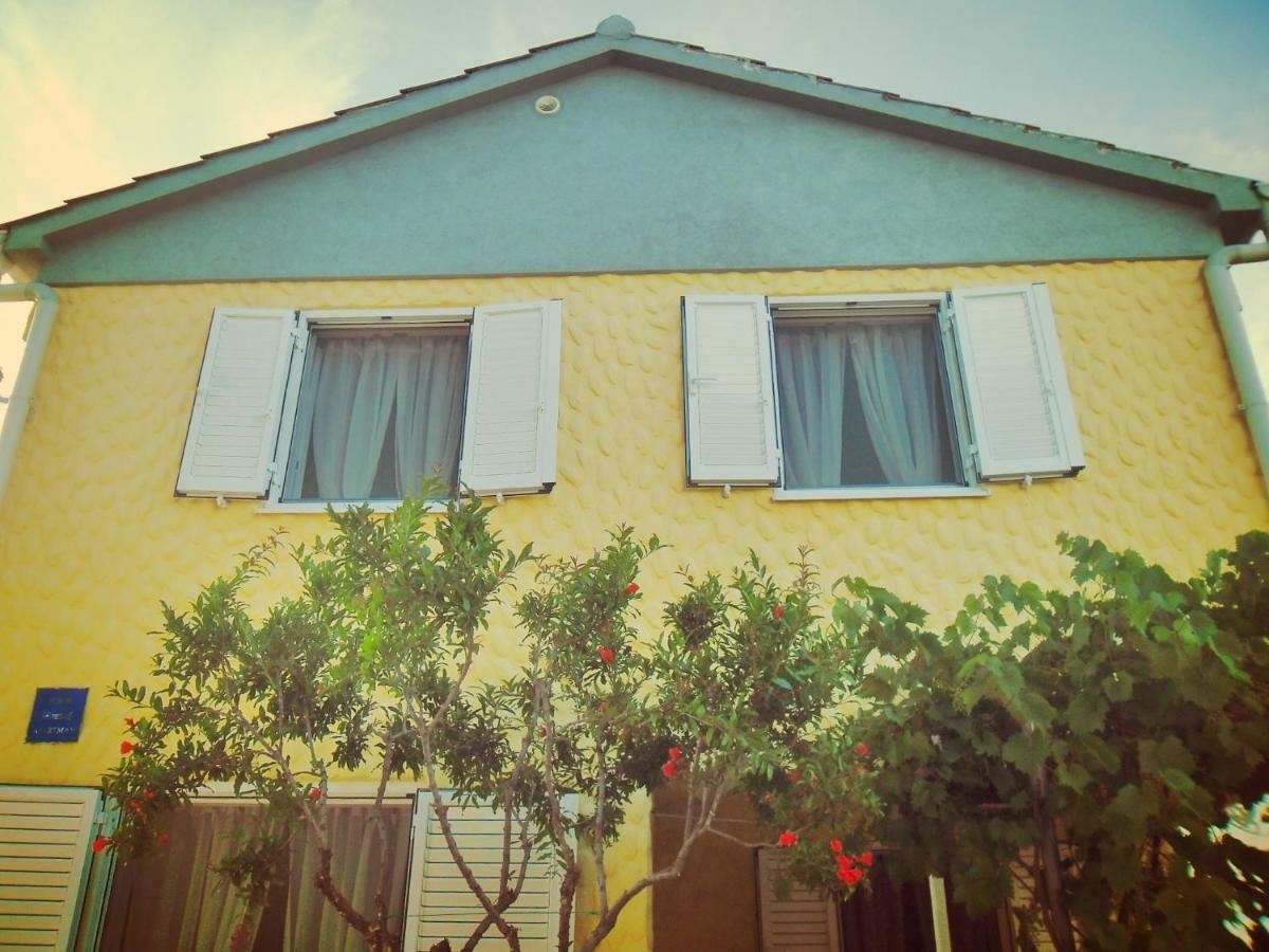 Apartmani Mersol Nin Esterno foto